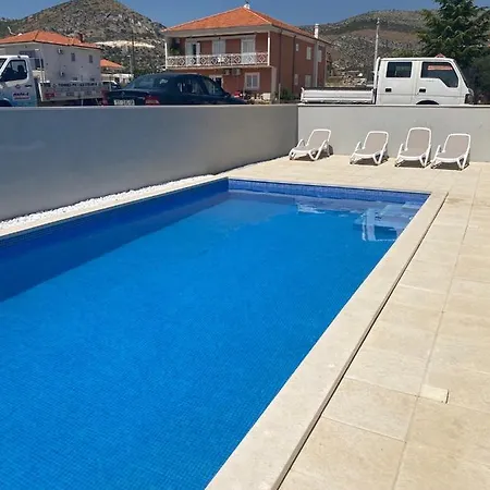 Apartment Trogir * トロギール