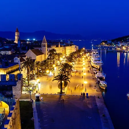 アパート Apartment Trogir トロギール